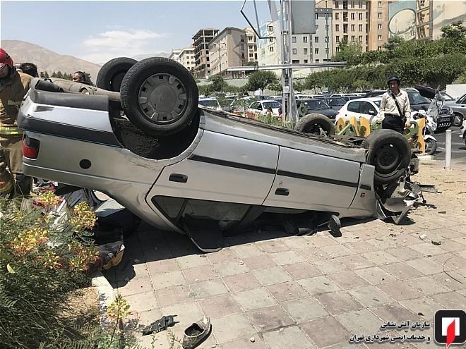 برخورد پژو ۴۰۵ و مزدا، چهار مصدوم برجای گذاشت